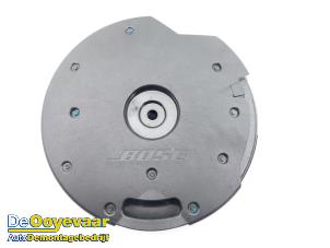 Gebruikte Subwoofer Nissan Qashqai (J11) 1.3 DIG-T 160 16V Prijs € 69,99 Margeregeling aangeboden door Autodemontagebedrijf De Ooyevaar