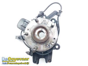 Gebruikte Asschenkel rechts-voor Kia Carens IV (RP) 1.6 GDI 16V Prijs € 35,00 Margeregeling aangeboden door Autodemontagebedrijf De Ooyevaar