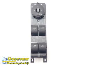 Gebruikte Raam schakelaar elektrisch Ford B-Max (JK8) 1.0 EcoBoost 12V 125 Van Prijs € 9,99 Margeregeling aangeboden door Autodemontagebedrijf De Ooyevaar