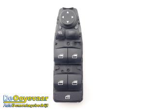 Gebruikte Raam schakelaar elektrisch BMW 2 serie Active Tourer (F45) 216d 1.5 TwinPower Turbo 12V Prijs € 29,99 Margeregeling aangeboden door Autodemontagebedrijf De Ooyevaar