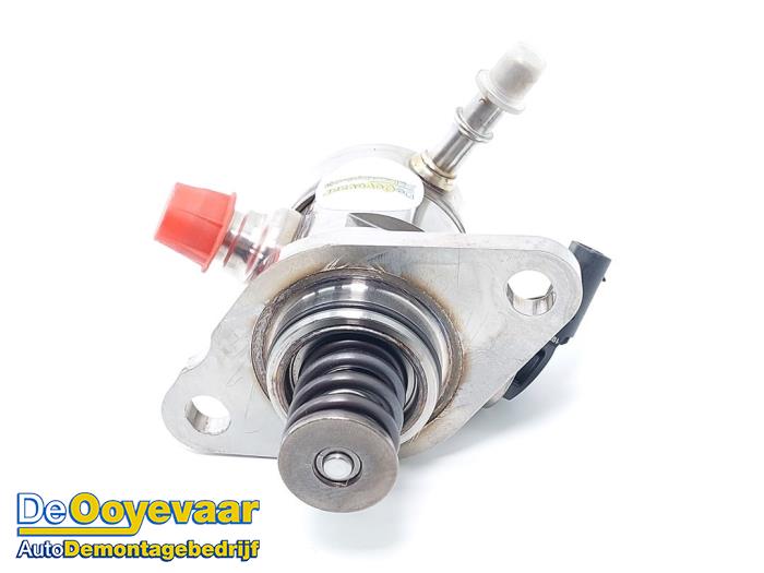 Gebruikte Hogedrukpomp Opel Crossland (X) 1.2 Turbo 12V Prijs € 99,99 Margeregeling aangeboden door Autodemontagebedrijf De Ooyevaar
