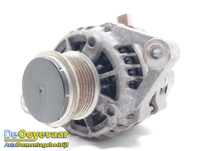 Gebruikte Alternator Peugeot 108 1.0 12V Prijs € 25,00 Margeregeling aangeboden door Autodemontagebedrijf De Ooyevaar
