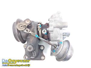 Gebruikte G-lader Peugeot 2008 (CU) 1.2 12V e-THP PureTech 110 Prijs € 249,99 Margeregeling aangeboden door Autodemontagebedrijf De Ooyevaar