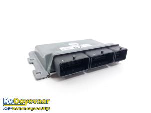 Gebruikte Computer Motormanagement Renault Clio IV Estate/Grandtour (7R) 0.9 Energy TCE 90 12V Prijs € 119,99 Margeregeling aangeboden door Autodemontagebedrijf De Ooyevaar