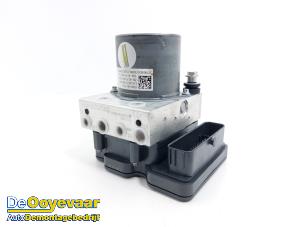 Gebruikte ABS Pomp Mercedes B (W247) 2.0 B-200d Prijs € 139,99 Margeregeling aangeboden door Autodemontagebedrijf De Ooyevaar