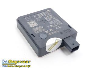 Gebruikte Dode hoek sensor Mercedes C (W206) C-300 e 2.0 Turbo Prijs € 199,99 Margeregeling aangeboden door Autodemontagebedrijf De Ooyevaar