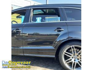 Gebruikte Deur 4Deurs links-achter Audi Q7 (4LB) 4.2 FSI V8 32V Prijs € 199,99 Margeregeling aangeboden door Autodemontagebedrijf De Ooyevaar