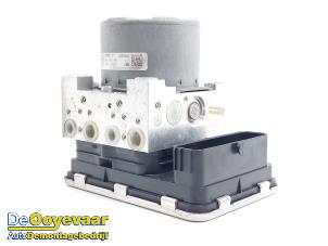 Gebruikte ABS Pomp BMW 2 serie Gran Coupe (F44) 218i 1.5 TwinPower Turbo 12V Prijs € 299,99 Margeregeling aangeboden door Autodemontagebedrijf De Ooyevaar