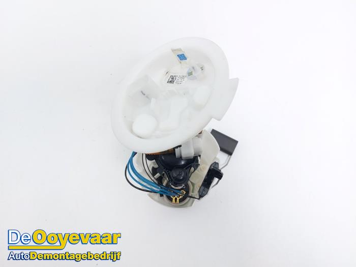 Gebruikte Tank element Pomp BMW 2 serie Gran Coupe (F44) 218i 1.5 TwinPower Turbo 12V Prijs € 75,00 Margeregeling aangeboden door Autodemontagebedrijf De Ooyevaar