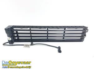 Gebruikte Luchtgeleider Renault Megane IV Estate (RFBK) 1.3 TCE 140 16V Prijs € 169,99 Margeregeling aangeboden door Autodemontagebedrijf De Ooyevaar