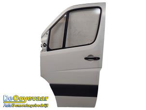 Gebruikte Deur 2Deurs links Mercedes Sprinter 3,5t (906.63) 316 NGT Prijs € 119,99 Margeregeling aangeboden door Autodemontagebedrijf De Ooyevaar