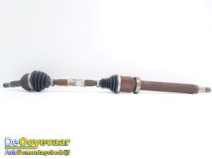 Gebruikte Aandrijfas rechts-voor Ford Transit Courier 1.5 TDCi 75 Prijs € 49,99 Margeregeling aangeboden door Autodemontagebedrijf De Ooyevaar