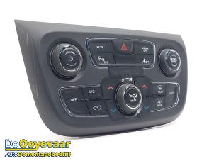 Gebruikte Chaufage Bedieningspaneel Jeep Compass II (MP) 1.4 Multi Air2 16V Prijs € 149,99 Margeregeling aangeboden door Autodemontagebedrijf De Ooyevaar
