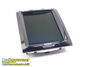 Gebruikte Display Multi Media regelunit Volvo XC60 II (UZ) 2.0 T8 16V Recharge, Twin Engine AWD Prijs € 349,99 Margeregeling aangeboden door Autodemontagebedrijf De Ooyevaar