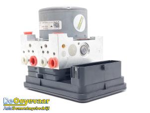 Gebruikte ABS Pomp BMW i3 (I01) i3 120Ah Prijs € 499,99 Margeregeling aangeboden door Autodemontagebedrijf De Ooyevaar