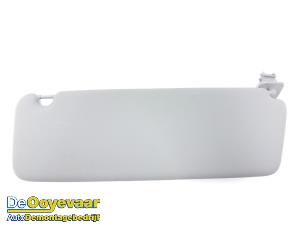 Gebruikte Zonneklep Renault Master III (ML) 2.3 dCi 145 16V Prijs € 25,00 Margeregeling aangeboden door Autodemontagebedrijf De Ooyevaar