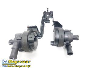 Gebruikte Extra waterpomp Renault Master III (ML) 2.3 dCi 145 16V Prijs € 9,99 Margeregeling aangeboden door Autodemontagebedrijf De Ooyevaar