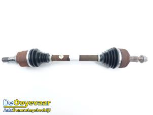 Gebruikte Steekas links-voor Renault Master III (ML) 2.3 dCi 145 16V Prijs € 179,99 Margeregeling aangeboden door Autodemontagebedrijf De Ooyevaar