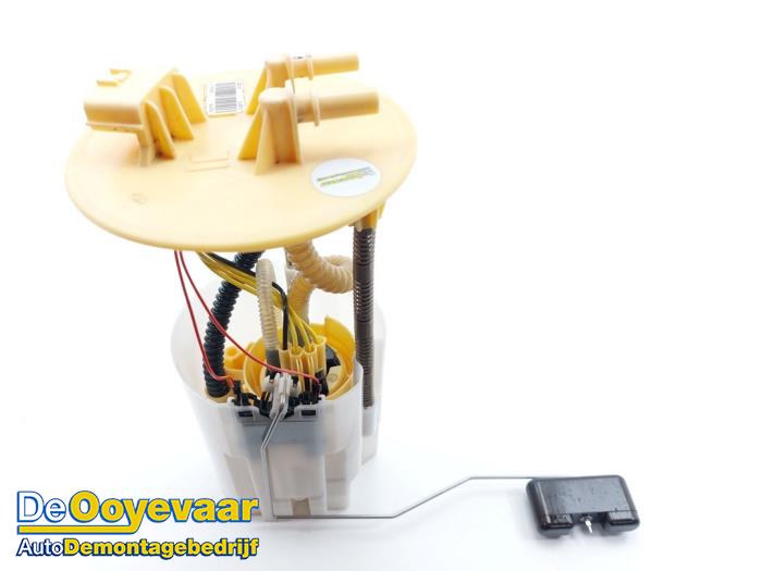 Gebruikte Tank element Pomp Renault Master III (ML) 2.3 dCi 145 16V Prijs € 65,00 Margeregeling aangeboden door Autodemontagebedrijf De Ooyevaar