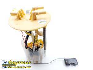 Gebruikte Tank element Pomp Renault Master III (ML) 2.3 dCi 145 16V Prijs € 65,00 Margeregeling aangeboden door Autodemontagebedrijf De Ooyevaar