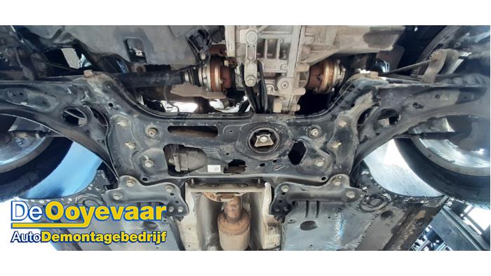 Subframe van een Volkswagen Caddy Cargo V (SBA/SBH) 2.0 TDI BlueMotionTechnology 2022