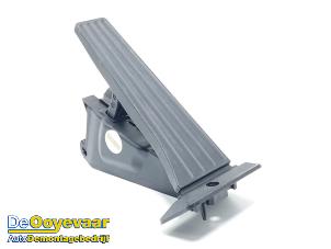 Gebruikte Gaspedaal BMW i3 (I01) i3 120Ah Prijs € 9,99 Margeregeling aangeboden door Autodemontagebedrijf De Ooyevaar