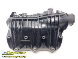 Gebruikte Inlaatspruitstuk Ford Focus 3 1.0 Ti-VCT EcoBoost 12V 125 Prijs € 19,99 Margeregeling aangeboden door Autodemontagebedrijf De Ooyevaar