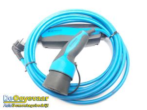 Gebruikte Hybride oplaadkabel Lynk &amp; Co 01 1.5 PHEV Prijs € 119,99 Margeregeling aangeboden door Autodemontagebedrijf De Ooyevaar