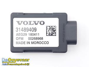 Gebruikte Telefoon Module Volvo XC60 II (UZ) 2.0 T8 16V Recharge, Twin Engine AWD Prijs € 49,99 Margeregeling aangeboden door Autodemontagebedrijf De Ooyevaar