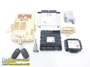 Gebruikte Kontaktslot + computer Kia Proceed (CD) 1.5 T-GDI 16V Prijs € 349,99 Margeregeling aangeboden door Autodemontagebedrijf De Ooyevaar