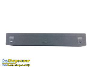 Gebruikte Opbergvak Kia Proceed (CD) 1.5 T-GDI 16V Prijs € 59,99 Margeregeling aangeboden door Autodemontagebedrijf De Ooyevaar