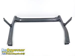 Gebruikte Radiateurbalk Volvo XC40 (XZ) 2.0 D3 16V Prijs € 169,99 Margeregeling aangeboden door Autodemontagebedrijf De Ooyevaar