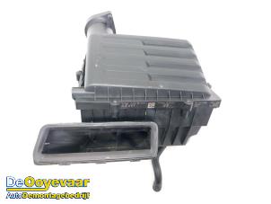 Gebruikte Luchtfilterhuis Volkswagen T-Roc I 2.0 TSI 16V 4Motion Prijs € 89,99 Margeregeling aangeboden door Autodemontagebedrijf De Ooyevaar