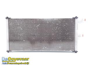 Gebruikte Radiateur Jaguar F-Pace 2.0 P400e 16V AWD Prijs € 99,99 Margeregeling aangeboden door Autodemontagebedrijf De Ooyevaar