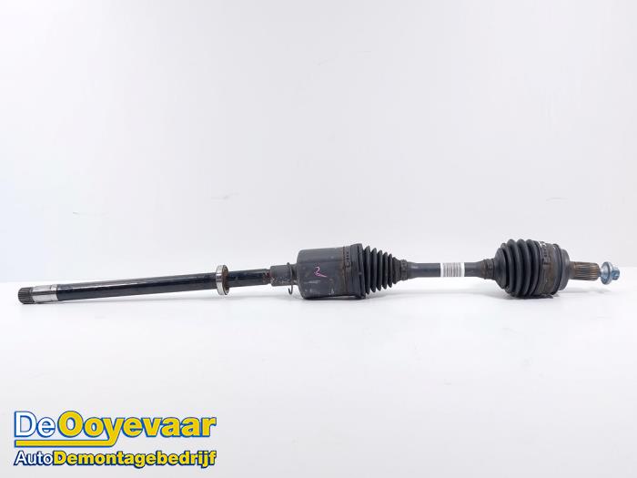 Gebruikte Steekas links-voor Mercedes GLK (204.7/9) 2.2 220 CDI 16V BlueEff.,BlueTEC 4-Matic Prijs € 189,99 Margeregeling aangeboden door Autodemontagebedrijf De Ooyevaar