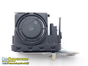 Gebruikte Alarm sirene Lynk &amp; Co 01 1.5 PHEV Prijs € 19,99 Margeregeling aangeboden door Autodemontagebedrijf De Ooyevaar