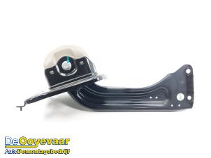 Gebruikte Draagarm links-achter Lynk &amp; Co 01 1.5 PHEV Prijs € 19,99 Margeregeling aangeboden door Autodemontagebedrijf De Ooyevaar