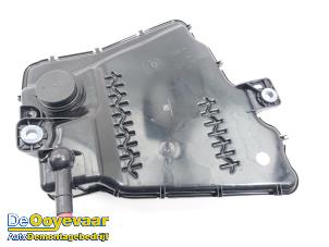 Gebruikte Ureumreservoir Volvo XC40 (XZ) 2.0 D3 16V Prijs € 599,99 Margeregeling aangeboden door Autodemontagebedrijf De Ooyevaar