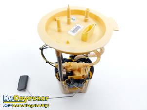 Gebruikte Tank element Pomp Volvo XC40 (XZ) 2.0 D3 16V Prijs € 119,99 Margeregeling aangeboden door Autodemontagebedrijf De Ooyevaar