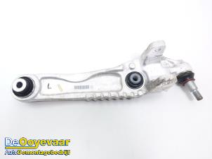 Gebruikte Triangel links-voor Jaguar F-Pace 2.0 P400e 16V AWD Prijs € 69,99 Margeregeling aangeboden door Autodemontagebedrijf De Ooyevaar