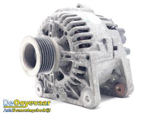 Gebruikte Dynamo Dacia Duster (HS) 1.6 16V Prijs € 79,99 Margeregeling aangeboden door Autodemontagebedrijf De Ooyevaar