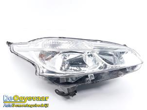 Gebruikte Rechter Koplamp Peugeot 208 I (CA/CC/CK/CL) 1.2 Vti 12V PureTech 82 Prijs € 79,99 Margeregeling aangeboden door Autodemontagebedrijf De Ooyevaar
