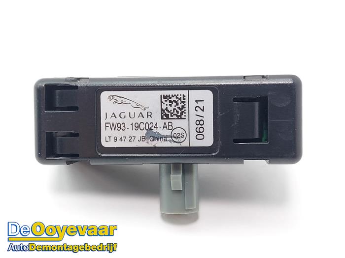 Gebruikte Antenne bluetooth Jaguar F-Pace 2.0 P400e 16V AWD Prijs € 9,99 Margeregeling aangeboden door Autodemontagebedrijf De Ooyevaar