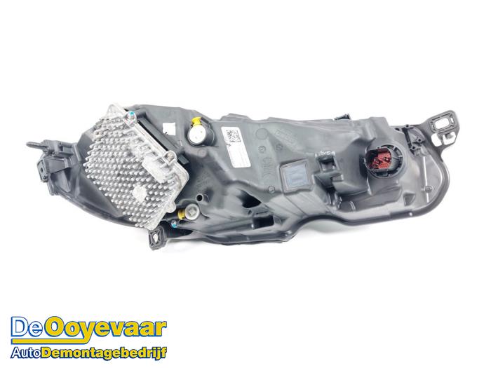 Koplamp links van een Jaguar F-Pace 2.0 P400e 16V AWD 2022