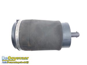 Gebruikte Luchtbalg Landrover Range Rover Sport (LW) 3.0 SDV6 Prijs € 175,00 Margeregeling aangeboden door Autodemontagebedrijf De Ooyevaar