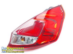 Gebruikte Achterlicht rechts Ford Fiesta 6 (JA8) 1.25 16V Prijs € 19,99 Margeregeling aangeboden door Autodemontagebedrijf De Ooyevaar