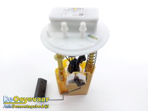 Gebruikte Brandstofpomp Elektrisch Renault Express 1.5 dCi 95 Prijs € 75,00 Margeregeling aangeboden door Autodemontagebedrijf De Ooyevaar