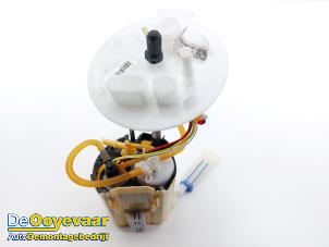 Gebruikte Brandstofpomp Elektrisch Jaguar F-Pace 2.0 P400e 16V AWD Prijs € 199,99 Margeregeling aangeboden door Autodemontagebedrijf De Ooyevaar