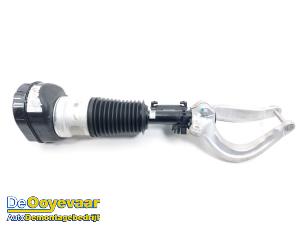 Gebruikte Voorpoot links Landrover Range Rover Sport (L1) 3.0 V6 P460e Prijs € 999,99 Margeregeling aangeboden door Autodemontagebedrijf De Ooyevaar