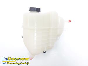 Gebruikte Expansievat Landrover Range Rover Sport (L1) 3.0 V6 P460e Prijs € 29,99 Margeregeling aangeboden door Autodemontagebedrijf De Ooyevaar